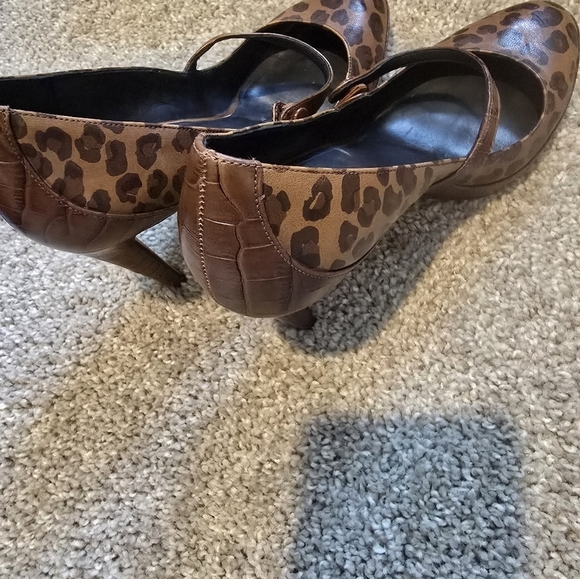 Cole Haan- Leopard Heels - Picture 5 of 10
